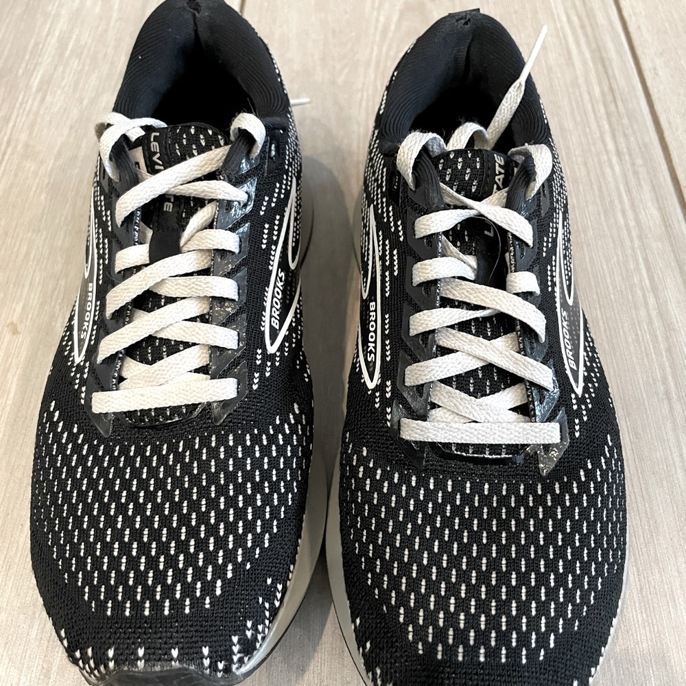 Brooks Levitate 5. Little wear on inside back as pictured